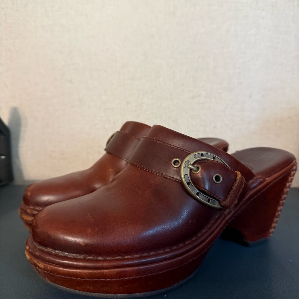 ARIAT BROWN LEATHER CIRCULAR BUCKLE PLATFORM MULES SLIDES CLOG SLIP ON Size 8